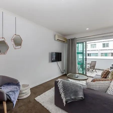 Premium 1Br Apartment At Princes Wharf